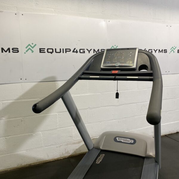 Technogym JOG 700 Treadmill - Image 3